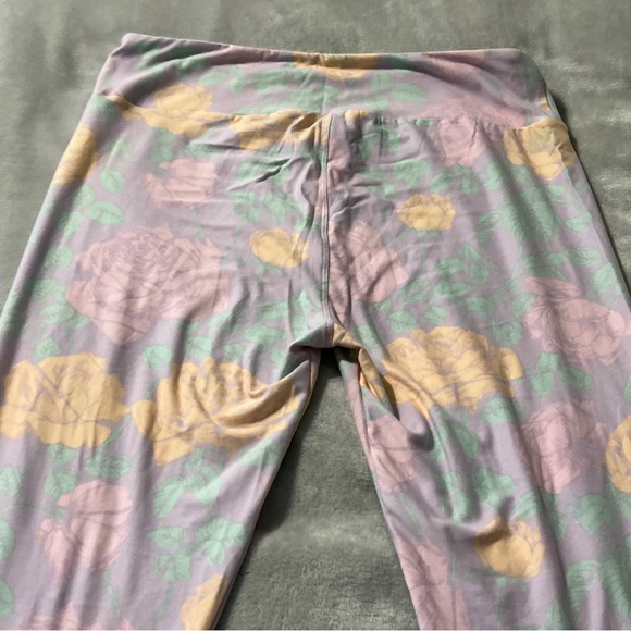 NWT NEW LuLaRoe LLR Leggings Lilac Lavender Peach Roses TC 10-16 Soft Leggings - Picture 7 of 7
